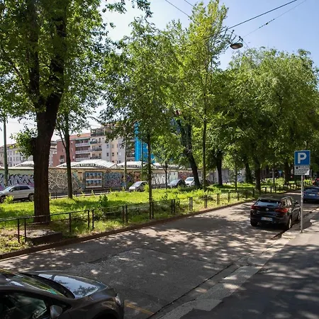 Apartment Luna Homes - Bilocale In Mac Mahon Milan